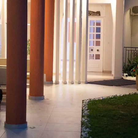 Silver And Annexe (adults Only) 2* Roda (Corfu)